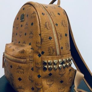 MCMBackpack gold studs on the side Small